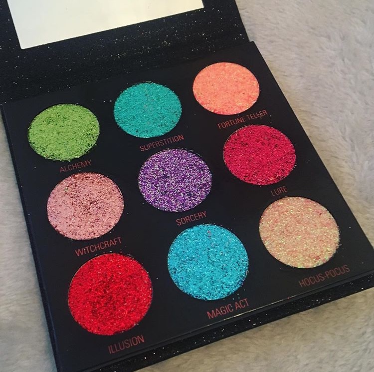 Makeup Revolution pressed glitter palette texture application eye look glitter finish